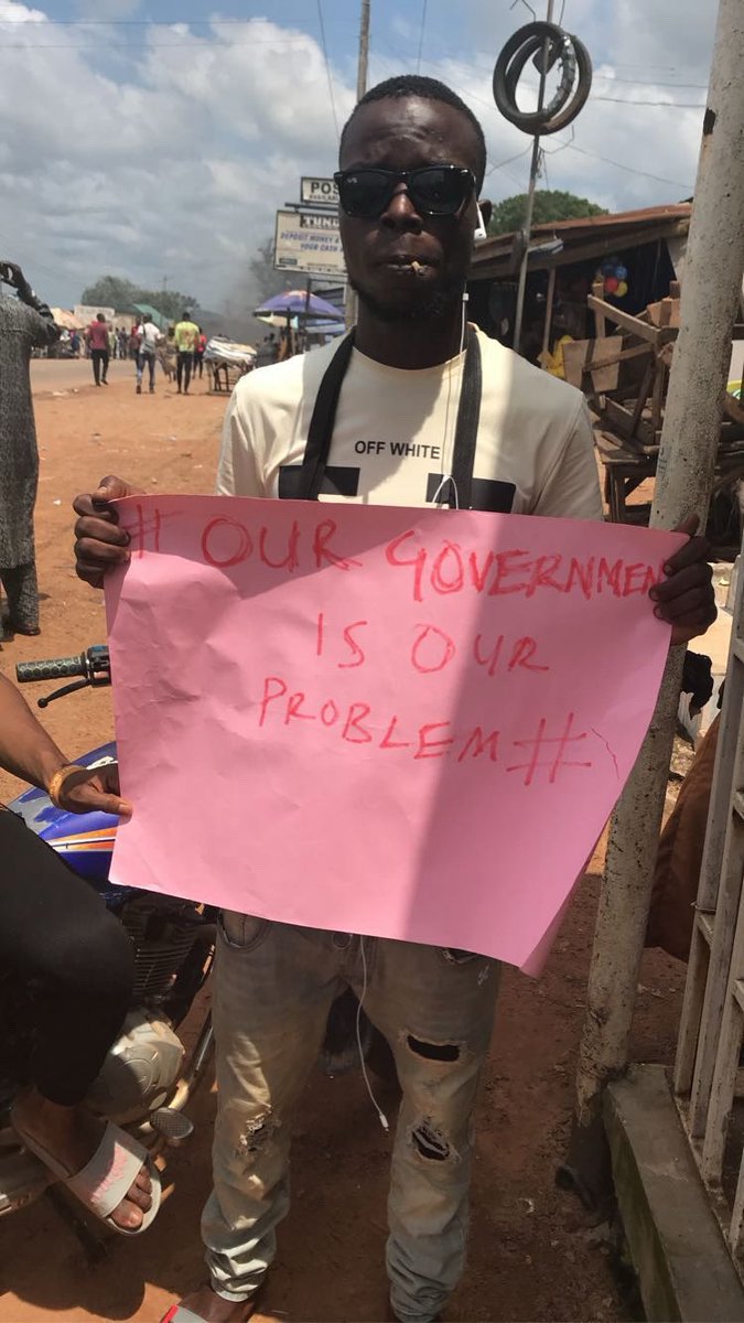 MUSICORACLE0's tweet photo. OCTOBER 2020 💔🇳🇬 I LOST MY FRIEND BOLU DURING #ENDSARS, WHILE WE WERE FIGHTING FOR A BETTER NIGERIA. YEARS HAVE PASSED, BUT THE PAIN IS STILL HERE. WE ARE STILL FIGHTING FOR A BETTER FUTURE, AND WE WON’T GIVE UP. BOLU, YOU WILL NEVER BE FORGOTTEN. 🕊️😭 #EndBadGovernance https://t.co/Piss1Twidc