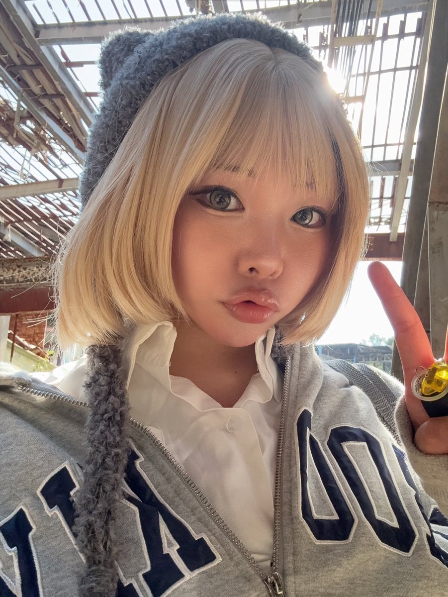 bokuno_purin's tweet photo. 寿司ネタのようなくちびる🍣 https://t.co/vgvXa23TyX