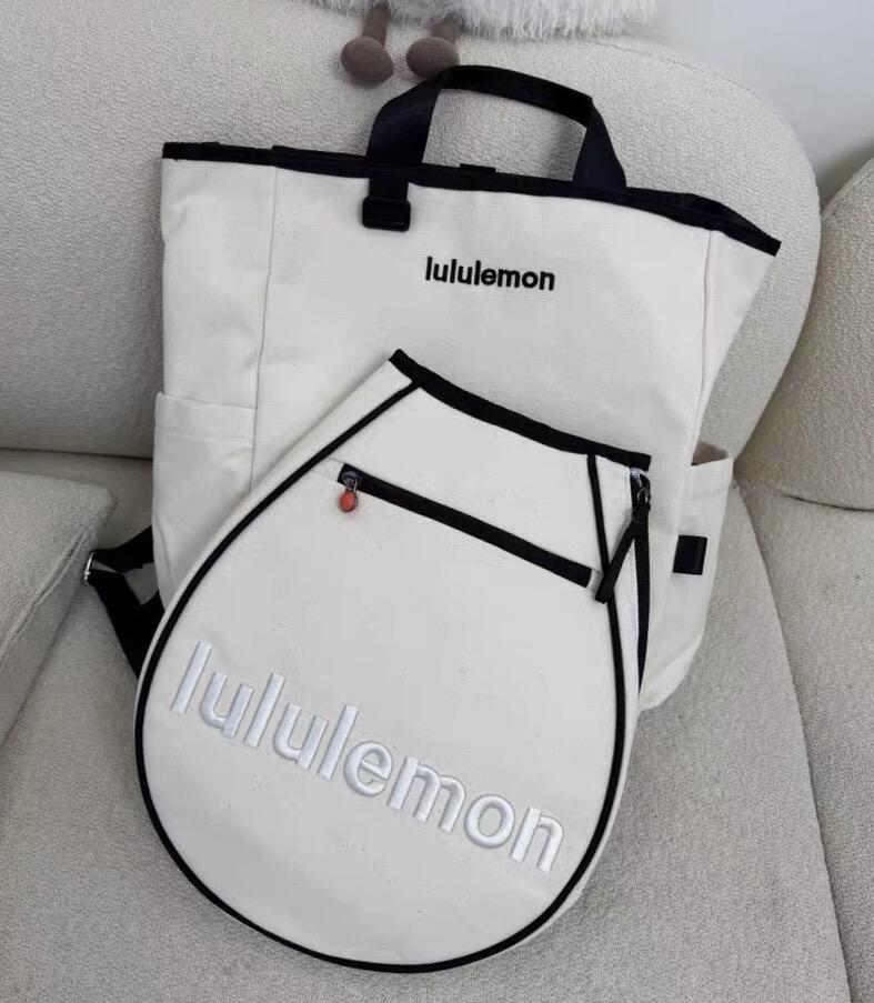 Moon3Believer's tweet photo. My new tennis bag looks great, doesn’t it? https://t.co/AcE4bOCSUf