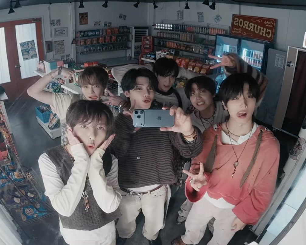 HafifaaN's tweet photo. #️⃣ for dreamsss !
#NCTDREAM_TheSun #DREAMAFTERDREAM https://t.co/Zn8fUhkfXz