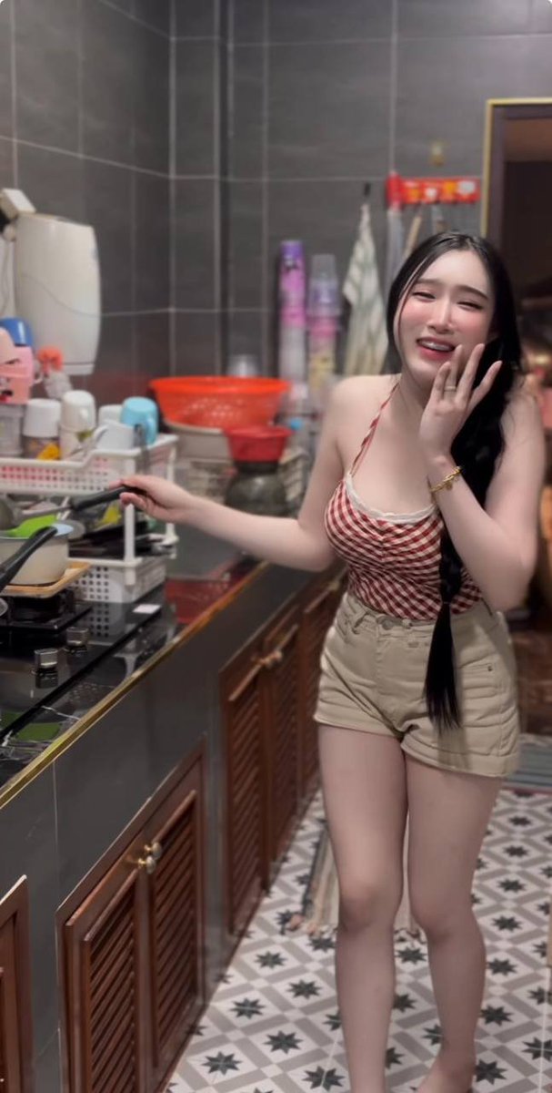 catzhaudns's tweet photo. ทำกับข้าวเป็นนะหรือจะมากินเราก็ได้นะ #นัดเย็ด https://t.co/Q7HvkV9P4B