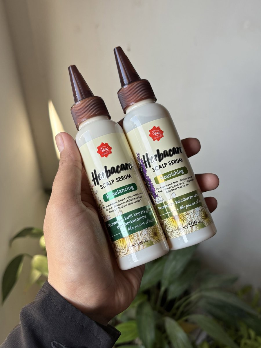 oceaeneyess's tweet photo. Wkwkwk ini maksudnya mau gimana yaaa Viva?? Baru kepake dikit loooohh... kurang dari setengah botol 😭😭😭 TAPIIIII... ketombe di kulit kepala udah GONEEE... 🥹🫶🏻

Ini kalo dilanjut pake gpp kan? Sayang bgtt loh wkwkwk https://t.co/vZH8Sy2ULZ