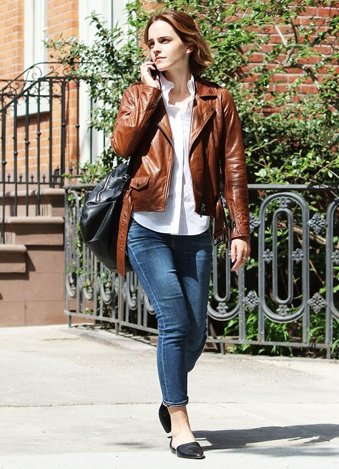 Musicalibrary's tweet photo. Emma Watson casual fashion is 🔥👑 https://t.co/8B0k2hN4df