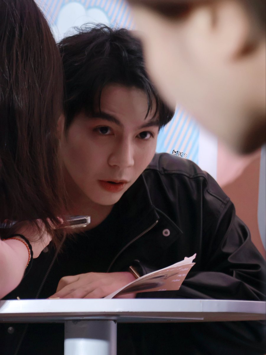 Mikoli0729's tweet photo. ตกลงเป็นพี่หรือเป็นน้องเนี่ย 5555

@Firstkpp 

FKMU POPUP HONGKONG 2026 

#GMMTVPOPUPSTOREINHONGKONG 
#เฟิร์สข้าวตัง #FirstKhaotung https://t.co/WVqQPQr4pb