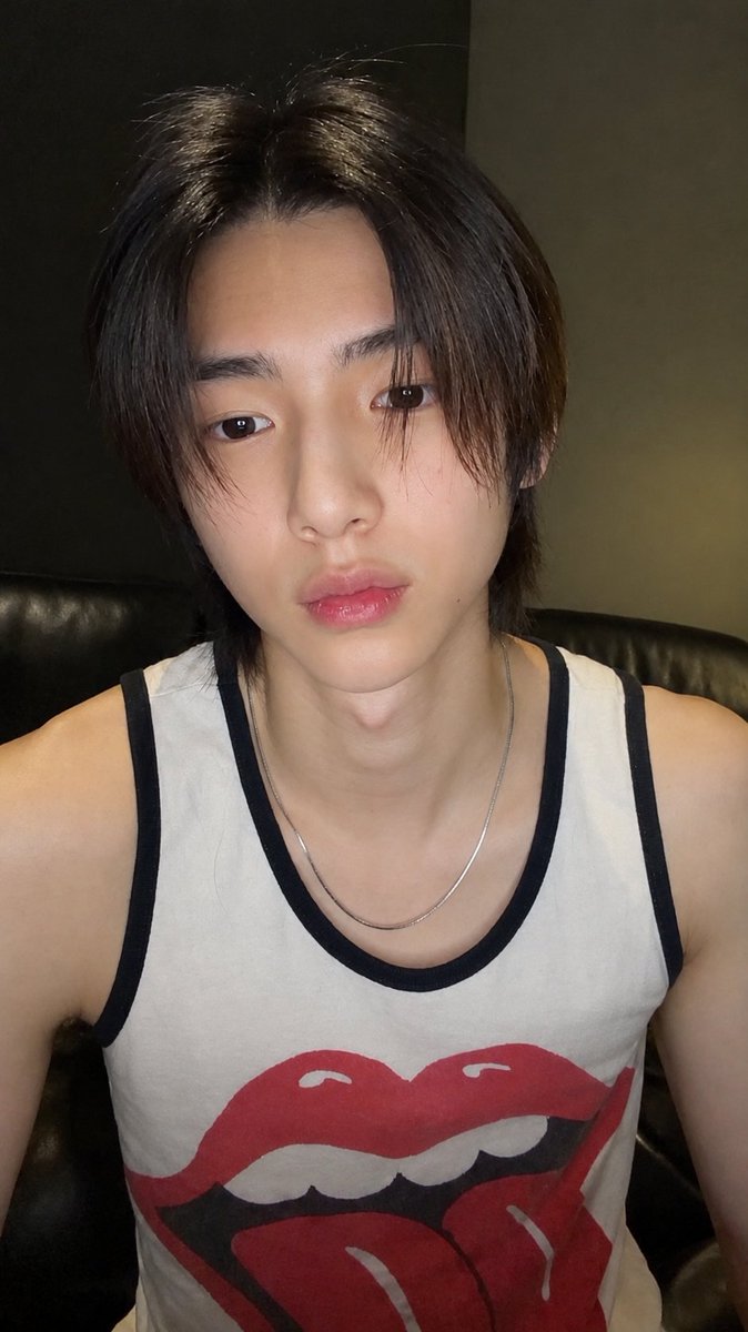 cae_lilii's tweet photo. WHATEVER YOU SAY PRETTY 😭😭😭🧎‍♀️🧎‍♀️ https://t.co/ZWhbn6ZqC5