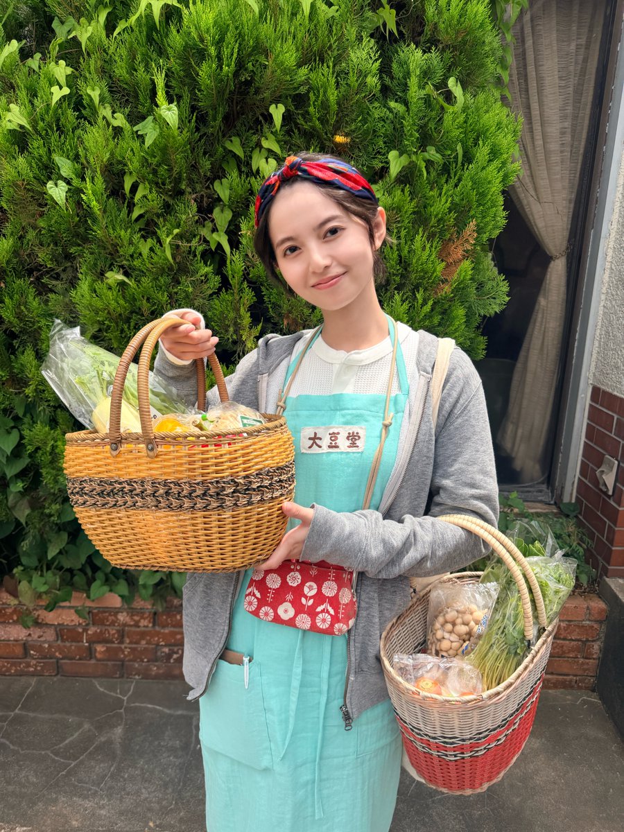tx_mamemugi's tweet photo. 𓂃 𓈒𓏸🫘𝙤𝙛𝙛 𝙨𝙝𝙤𝙩🌾𓏸𓈒 𓂃

買い出し終わりの麦(#齋藤飛鳥)
このカゴ実際に野菜がたくさん入っていて、
結構重いんです🧺💦

公式インスタには別ショットも📸

#まめとむぎ
第𝟰話 𝟭𝟬月𝟮𝟯日(金)深夜𝟮𝟰:𝟭𝟮〜放送🌿
☑第𝟭話～𝟯話は、TVerで見逃し配信中👇
🔗https://t.co/35CsCe4YiS https://t.co/U64nb7nFMW