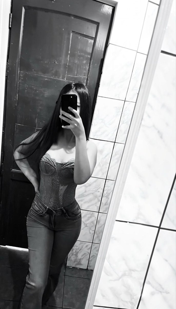 sofiaabelenn_'s tweet photo. petite https://t.co/tfMCR1PbVb