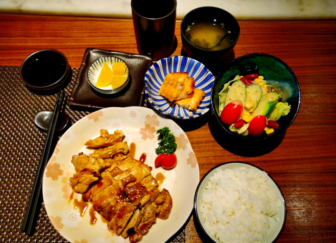 RyokoPeace's tweet photo. 固くて美味しい定食！今日のランチは最高だ， https://t.co/CkoiGyKvOX