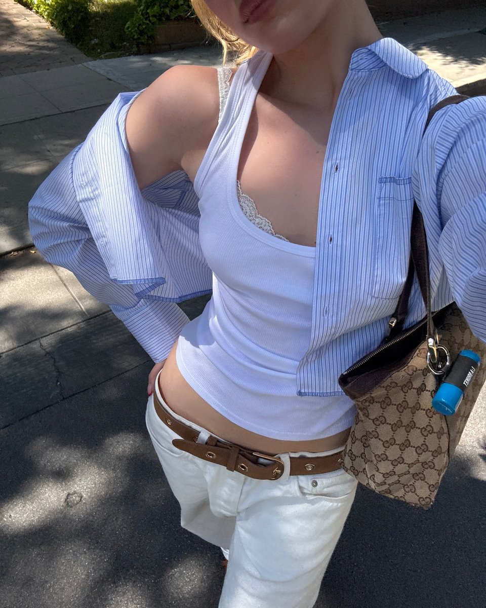 fliot's tweet photo. too early tuesday stroll https://t.co/pqAY9t1EXe
