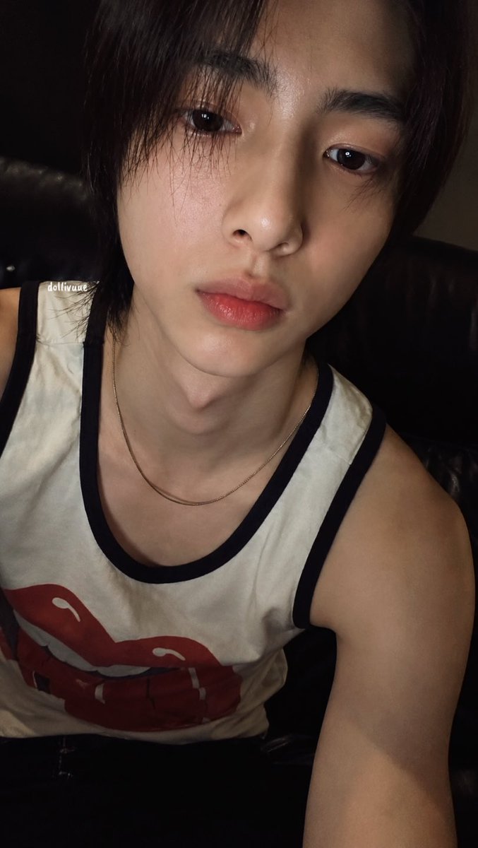 dollivuue's tweet photo. how is this even real, Kim Juhoon? https://t.co/BmvCRIA3kx