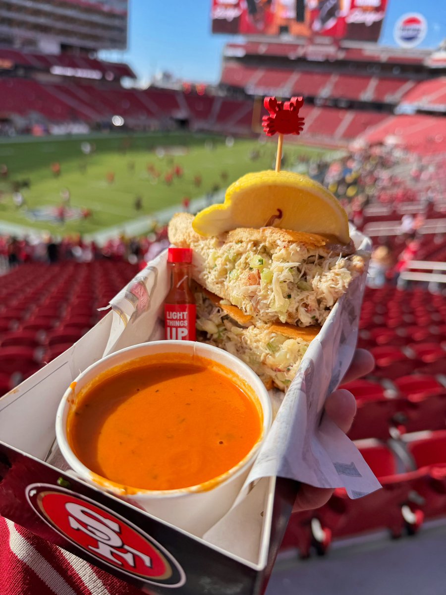 TheEricHammer's tweet photo. First 49ers game. First taste of @LevisStadium 

🦀 SF Dungeness Crab Sandwich
🦀 SF Dungeness Crab Potachos
🍦 Cinna Smash Sundae
🎃 Mini Pumpkin Spice Cake https://t.co/m1E7vZoQch