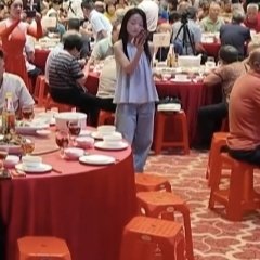 moosetsaitlq's tweet photo. 公司的妹子，平时中午在公司休息时喜欢把鞋子袜子脱了换拖鞋穿，今天略施小计把袜子收入囊中，袜子不舍得玩，收藏起来。第二张图片就是外出干活拍的水印照，脚上穿的就是我顺的这双袜子。
#扫楼 #打胶 #船袜 #棉袜 #短袜 #扫楼打胶 https://t.co/CxJKPg1Xy5