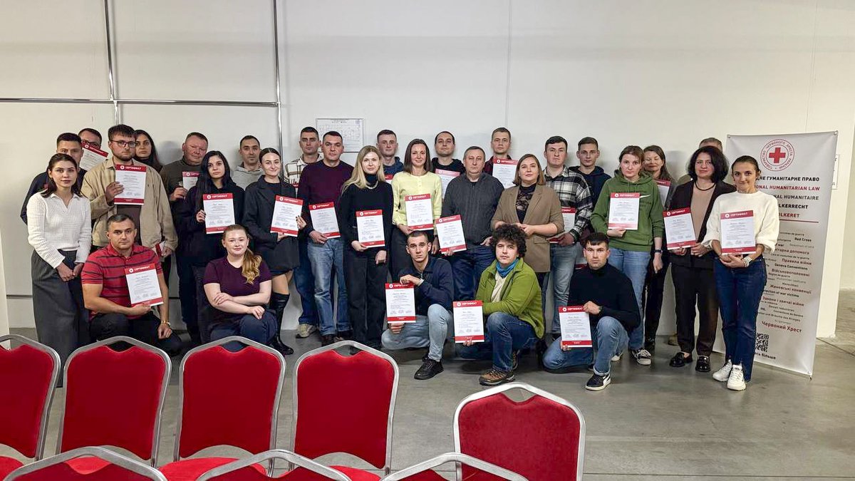 RedCrossUkraine's tweet photo. 📚 The Ukrainian Red Cross delivered a two-day international humanitarian law training in #Kyiv for representatives of the Coordination Headquarters for the Treatment of Prisoners of War and the Kyiv Institute of the National Guard of Ukraine. #IHL https://t.co/TBbwCBZtFt