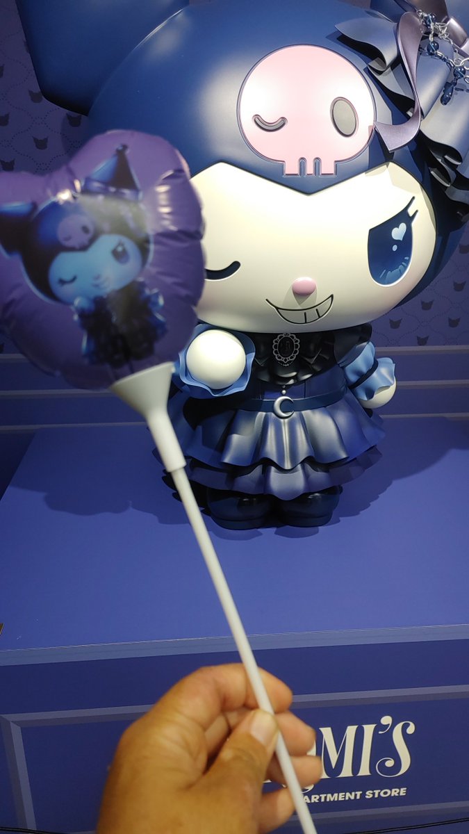 hatewre0501's tweet photo. クロミちゃんデパート行ってきた😂
クロミちゃん沢山で可愛かった💗
初日めちゃくちゃ並んでたと聞いて二日目の今日はどうなんだろあまりにも並ぶようなら帰ろう思ってたけどスムーズに入れたから良かったです https://t.co/k45IMSPkUL