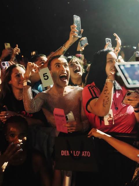 kissintoxicates's tweet photo. @demihq_ seeing her happy and laughing with fans will always be my favorite 🥹 the listening parties before tour and the surprise song moments were so special. i just love seeing her enjoy being around us as much as we enjoy being around her. https://t.co/75gkLjfms2