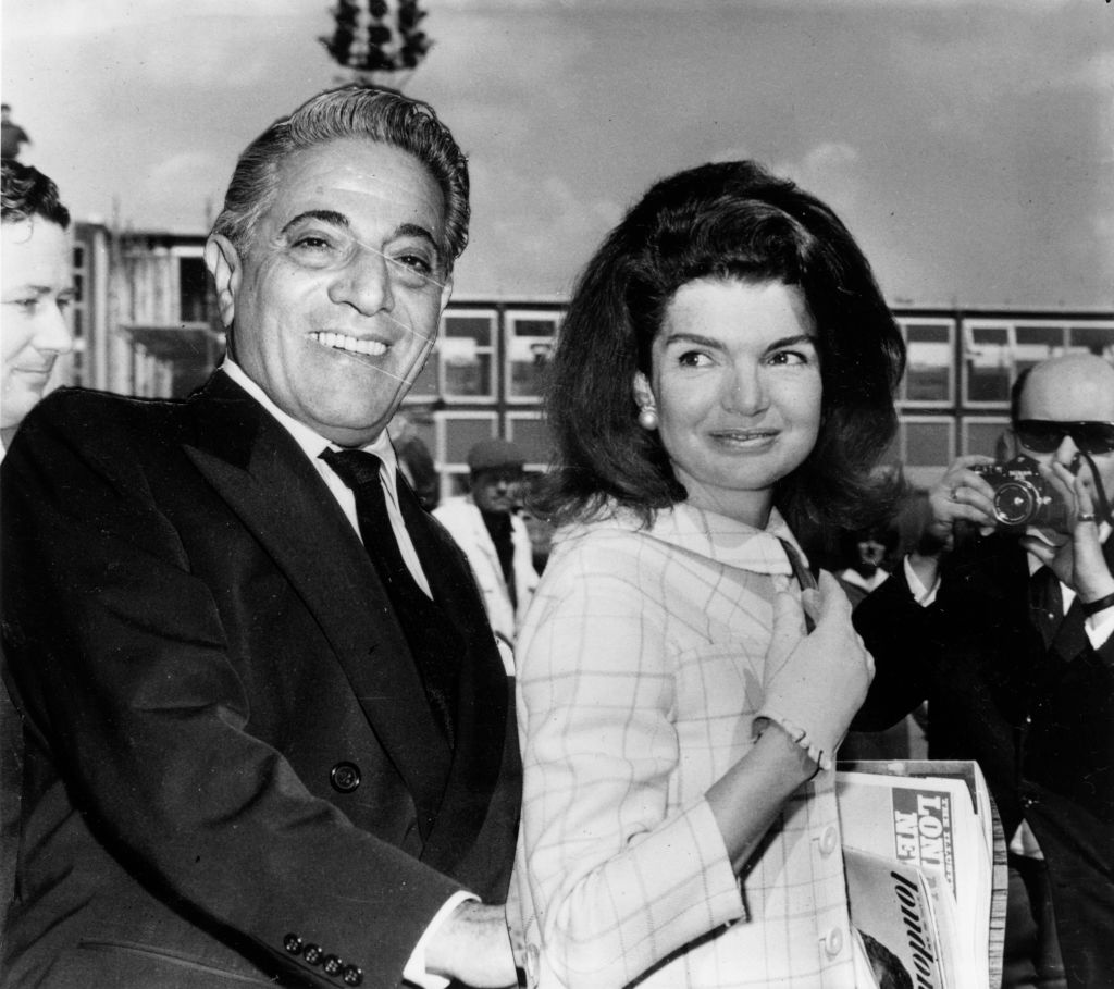 HistoryExtra's tweet photo. #OnThisDay in 1968, Jacqueline Kennedy, widow of the murdered US president John F Kennedy, astounded the world by marrying the Greek shipping tycoon Aristotle Onassis.

📸 Getty https://t.co/SjD0AAZz8Q