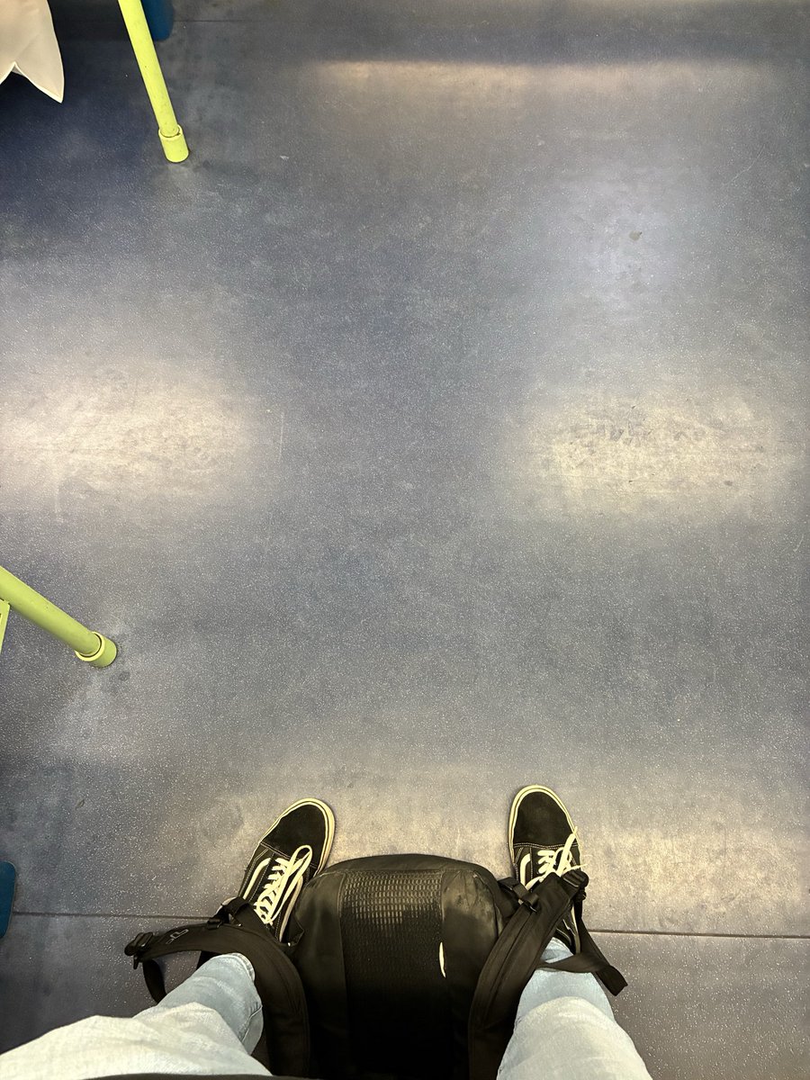 mattysmoth's tweet photo. Finally heading home #traingang #anotherlongdayatthelongdayfactory https://t.co/3IewN7KLOb