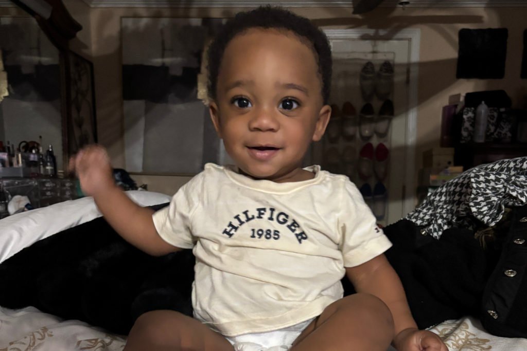 AugustusMHill's tweet photo. The same folks offended by #BlackLivesMatter are the same ones who don't care about a Black baby being murdered by police because they THOUGHT his mother was stealing DIAPERS.

#RIPKohenWiley. You deserves better. Every Black child, Black family, and Black person deserves better. https://t.co/N0ccaF6Q7v