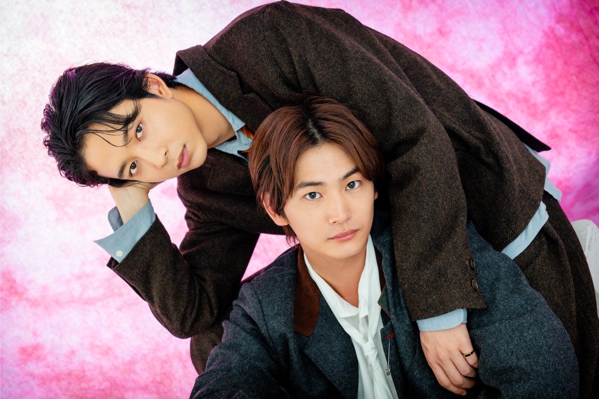 TVGweb's tweet photo. ドラマ「お前のほうからキスしてくれよ」
鈴木仁×押田岳インタビュー✍️🏻
---

▫️2人が上野と神田に向き合った日々、
”ときめいた””心に残った”シーンとは💭

▫️互いに”救われていた”その関係性も告白
もし“おうち時間”を一緒に過ごすなら…🏠🤍

https://t.co/iA92lIVBZb

#ドラマおまキス https://t.co/pj4NaIdKoj
