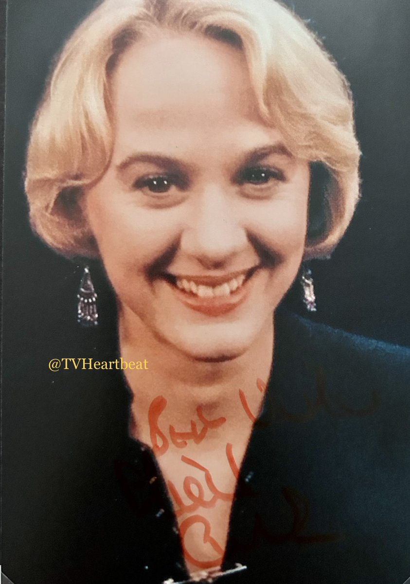 TvHeartbeat's tweet photo. Happy birthday!
Wishing the happiest of birthdays to our fabulous #NiamhCusack today!
It was such a treat to meet her back in April at the @OrangeTreeThtr where she was performing 🧡 #Heartbeat #KateRowan https://t.co/VKDkkEBxTA