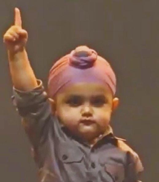 Sakshhi111's tweet photo. Look what happens when people take things too far.

A complaint has reportedly been filed against Sidhu Moose Wala’s parents.

During the hologram world tour in Toronto, Canada, Sidhu Moose Wala’s two-and-a-half-year-old younger brother, Shubhdeep Singh Sidhu, copied his late brother’s famous thigh-slapping style...1/2