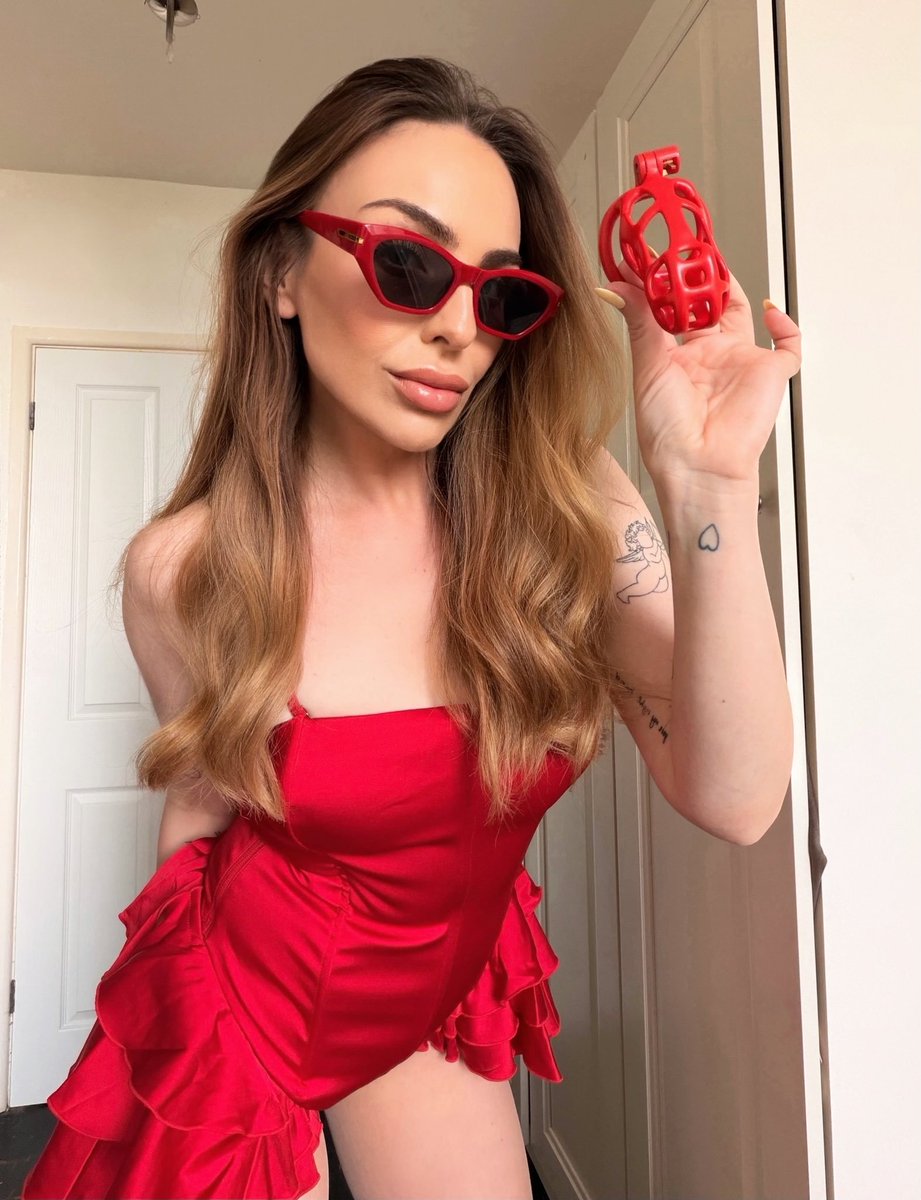 Taintedmiatr's tweet photo. Locktober:... day 20🔒🤍.. what's the longest you've managed to spend in chastity?🔐 https://t.co/LX9ZZVTn6a