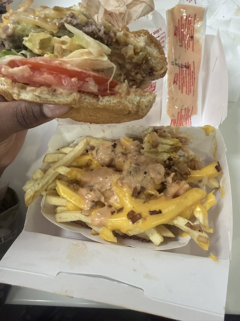 cokezerobih's tweet photo. middd #innout https://t.co/ADe4SMko6v