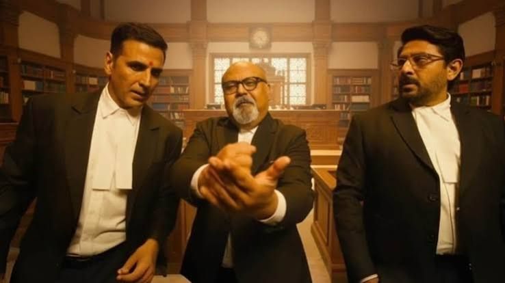 AlwaysBollywood's tweet photo. No #AkshayKumar in #JollyLLB4 🚨
The spotlight will be on #ArshadWarsi , who returns as the lead Jolly after sitting out as the main protagonist in the previous two installments.
Interestingly, the film is expected to explore events before the original story, making it a prequel.