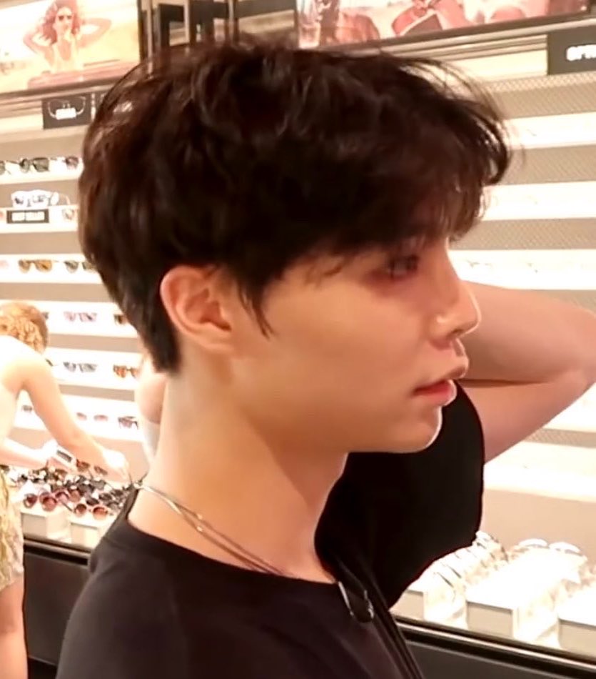 johnny2O9's tweet photo. johnny 💭💭💭💭 https://t.co/lLXROjZoUu