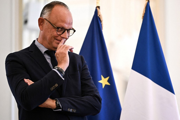 PoissonPoker's tweet photo. Au Japon 🇯🇵 un corrompu se tue
en Chine🇨🇳 il est tué
en Italie 🇮🇹 il est mis en prison
MAIS EN FRANCE 🇫🇷 il se présente aux élections!🤯

EDOUARD PHILIPPE, VISÉ PAR UNE ENQUÊTE POUR PRISE ILLÉGALE D'INTÉRÊTS, DÉTOURNEMENT DE FONDS PUBLICS, FAVORITISME ET HARCÈLEMENT MORAL😳 https://t.co/FDiZbWWqfy