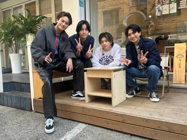 thetvjp's tweet photo. ＜Aぇ! groupのQ＆Aぇ!＞
フェス後に急遽韓国ロケがスタート、
慣れない地でメンバーが聞き込みに挑戦

▼記事の続きはこちら
 https://t.co/QQY1qwaost 

#正門良規 #末澤誠也 #小島健 #佐野晶哉 #Aぇgroup @qaefujitv https://t.co/xrpNvjXHQO