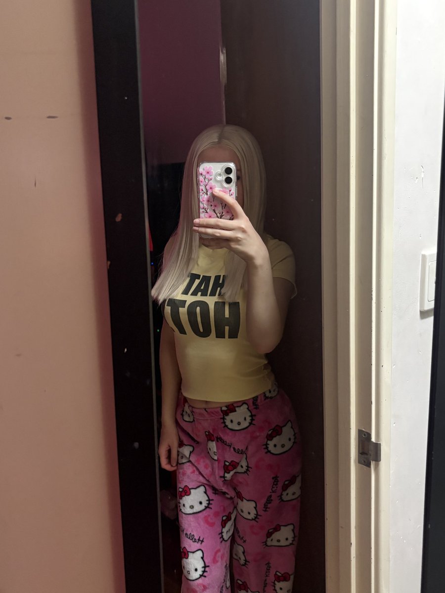 alirosexoxo1's tweet photo. who’s wants to goon to princess while i bully and humiliate you! : a dream come true 💖👀
#findom #ausfindom #ausfemdom #bbc #blacked #teen #chav #bwno #sellingcontent #onlyfans #feet #footfetish #cuck #cuckold #femdom #chasity #caged #locktober https://t.co/OrK9QIdZwN