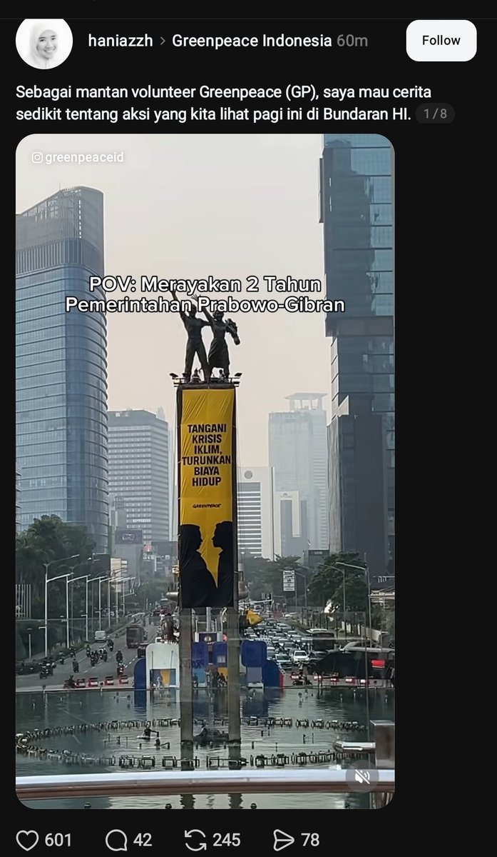 reftif_'s tweet photo. Salah satu mantan volunteer Greenpeace spill tentang aksi Greenpeace yang ikonik hari ini, memasang spanduk di patung Bundarang HI

>Greenpeace mengincar eksposure, supaya mengajak masyarakat aware

>ternyata memang ada divisi panjat tebing tersendiri

>untuk memasuki divisi panjat tebing, harus tidak memiliki cita cita masuk PNS, sebab pasti akan berurusan dengan penjara dan SKCK

>aksi di Bundaran HI termasuk sukses, meski hanya 1 jam banner bertahab, traffic saat itu sedang bagus, diliput sana sini dan viral

Jika dilihat memang well callculated bgt sih, momennya pas : di hari yang sama mahasiswa turun aksi

Ukuran bannernya juga presisi

Yang bikin kagum, semua personilnya yang masang banner adalah cewe🙌
