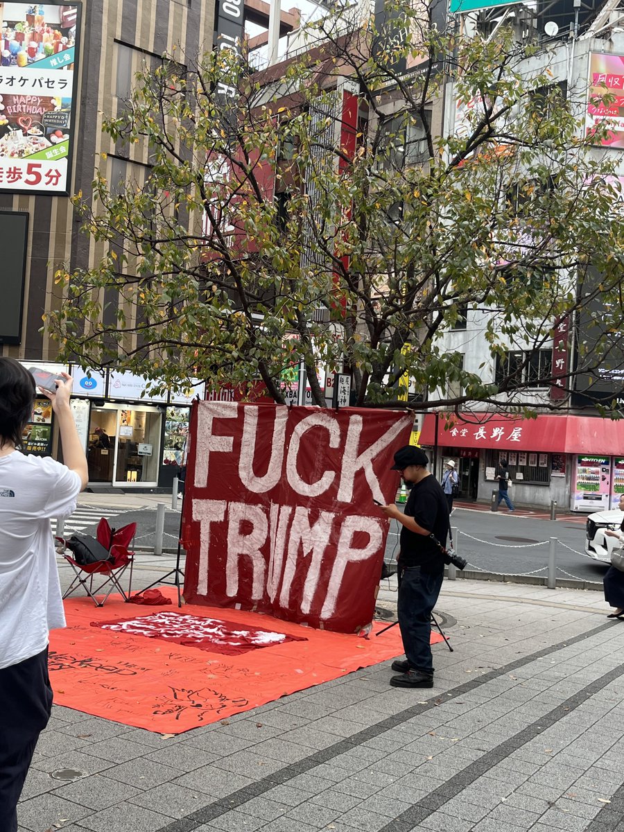 yume_parx's tweet photo. 新宿東口でメン地下が配ってるビラより
100倍かっけえビラ貰った https://t.co/wVEw31rXCX