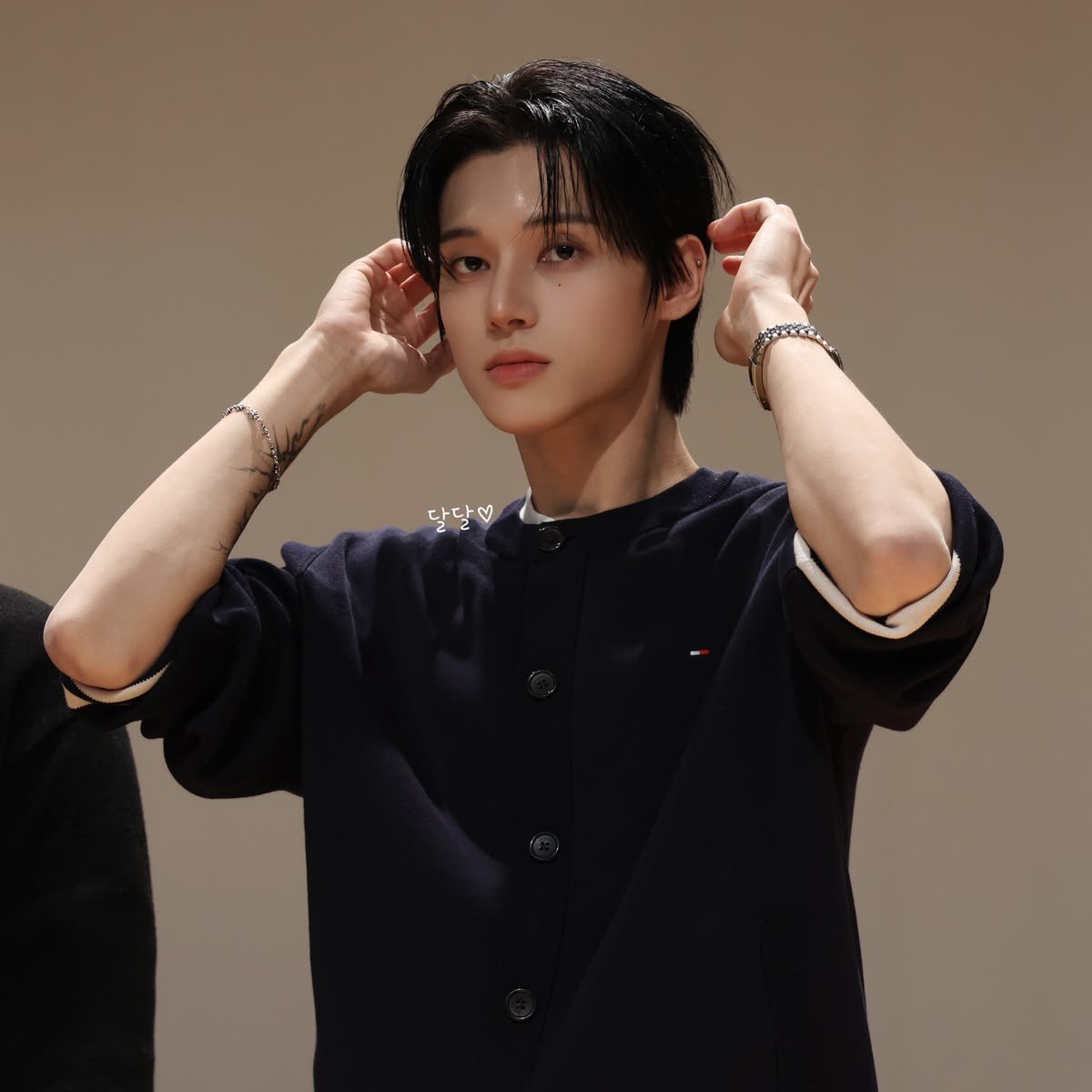 wyy00ng's tweet photo. ㅇㅇ대학 ㅁㅁ학과 다니면서 과바텀 자처하던 정우용 우연히 전공과목인 수업 들어갔다가 천년의 이상형 최낫교수 만나고부터 교수 눈에 들려고 예습해서 질문하고 그 수업 1등하고 과탑까지 찍고 최낫 교수님 따라 대학원행 https://t.co/4C3sywfTIJ