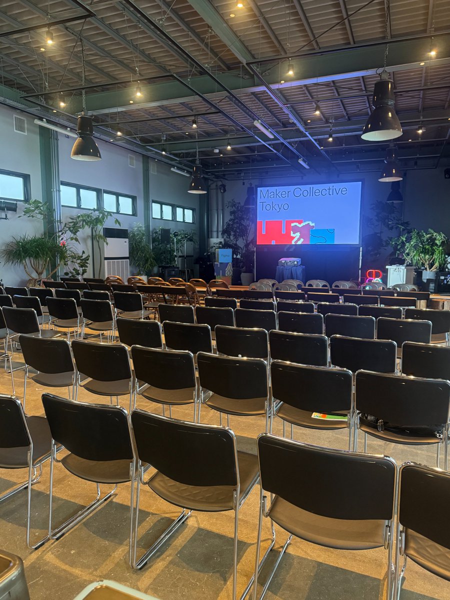 FigmaJapan's tweet photo. 【本日18:00スタート！Maker Collective Tokyo】
心配していた雨も降らず、芝生でのネットワーキングも楽しめそうです🌿☕️
会場は乃木坂駅から徒歩約6分！写真の場所が入り口です。皆さまのご来場をお待ちしています！

オンラインでもご視聴いただけます！
https://t.co/0AOYi2a9UA https://t.co/JCPzPYKd3b