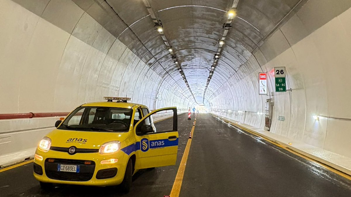 StradeAnas's tweet photo. #Basilicata ultimati gli interventi di manutenzione programmata nella canna nord della galleria Del Marmo sul #RA5 “Sicignano-Potenza”
✅ Maggiore sicurezza e adeguamento agli standard TEN-T 
💶 Investimento complessivo circa 25 Mln €
Dal #27ottobre via ai lavori nella canna sud https://t.co/58SaqHinHI
