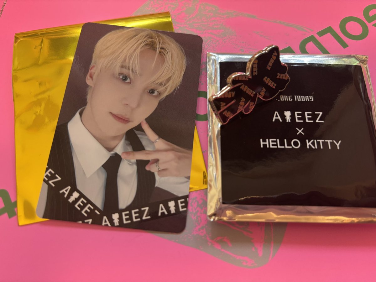 api4mama's tweet photo. 【ATEEZ 交換】

ATEEZ x Hello Kitty POP-UP STORE
ハローキティ ポップアップ 
購入特典 トレカ

ユノペンちゃん、ミンギぺんちゃん
いらっしゃいますか⁉︎⁉︎

迷子のホンジュン，お願いします🙏

📮郵送希望 https://t.co/y01BKsKp6l