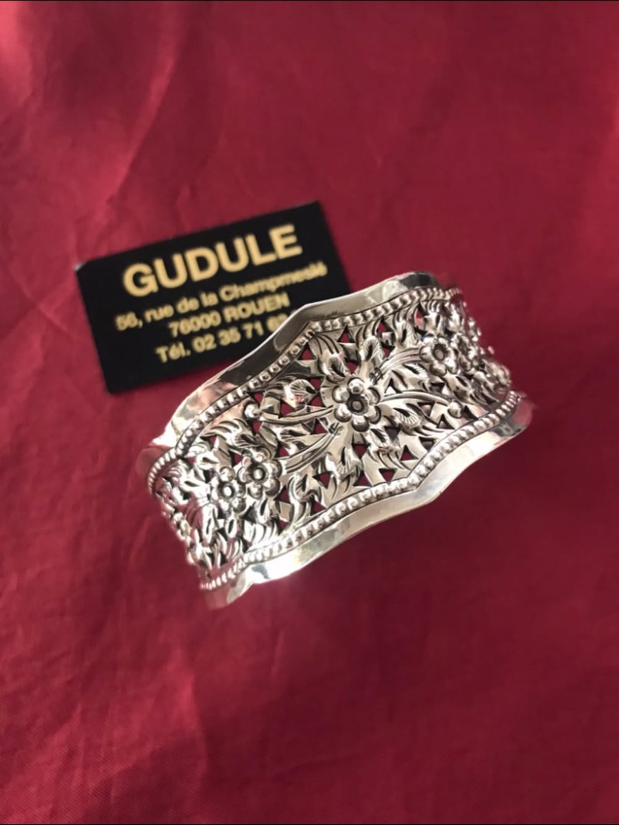GuduleRouen's tweet photo. Ce mardi 20 octobre votre boutique #Gudule de #rouen est 🌞 ouverte 🌞 de 9h à 13h et de 14h à 19h.
#Bracelet #argentmassif sans nickel dans votre #boutique #gudule de #rouen #bijouxaddict #Gudule_Rouen #bijouxrouen #gudulerouen https://t.co/T1gejypIC5