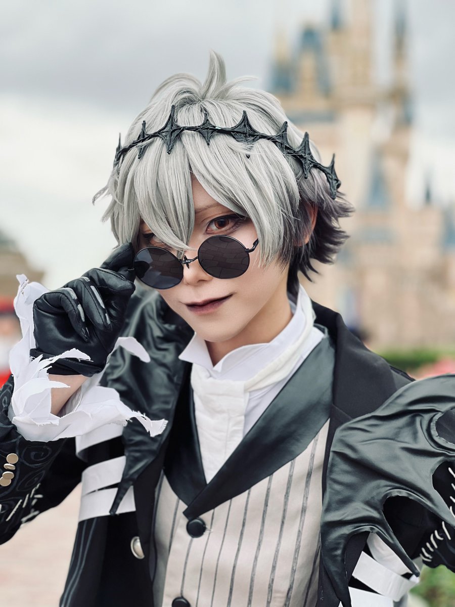 M_aru28's tweet photo. 盛れた🎃

🔔&amp;🍎と3人で居ます

#Dハロ仮装2026
#Dハロツイステ https://t.co/bfqByMdO7Q