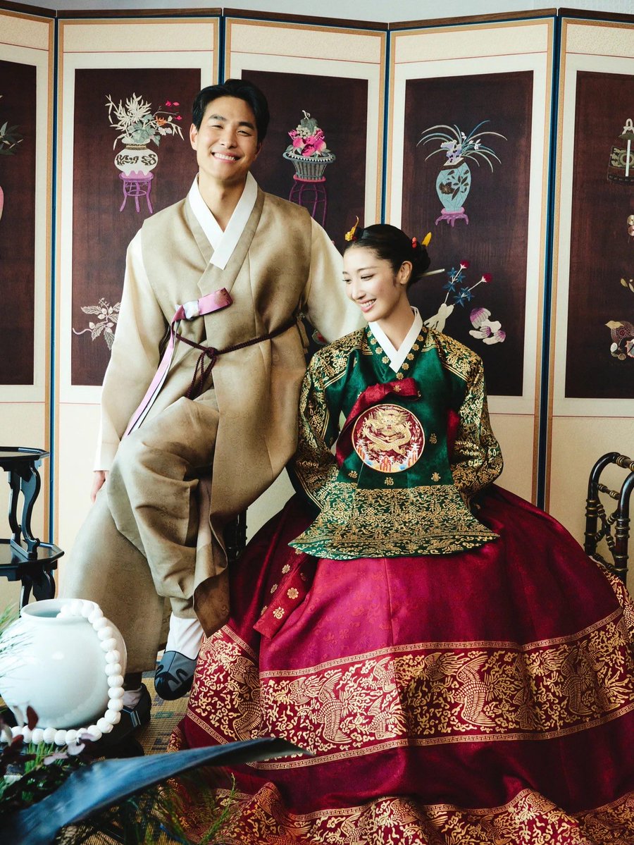 luresmag's tweet photo. From a May 2017 songwriting session to exchanging vows in Seoul. Musical artist Ejae and former producer Samuel Kim celebrate their intimate wedding on Oct 17, blending Korean heritage with deeply personal memories. Wishing the couple a lifetime of love and harmony 

#Ejae #Lures https://t.co/uRAX6rb4RX