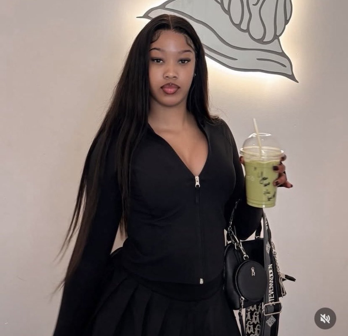 Pretty52961's tweet photo. She should just promote her of acc , rven Xoli mfeka doesn’t stand a chance here https://t.co/jzT0PRw1r8