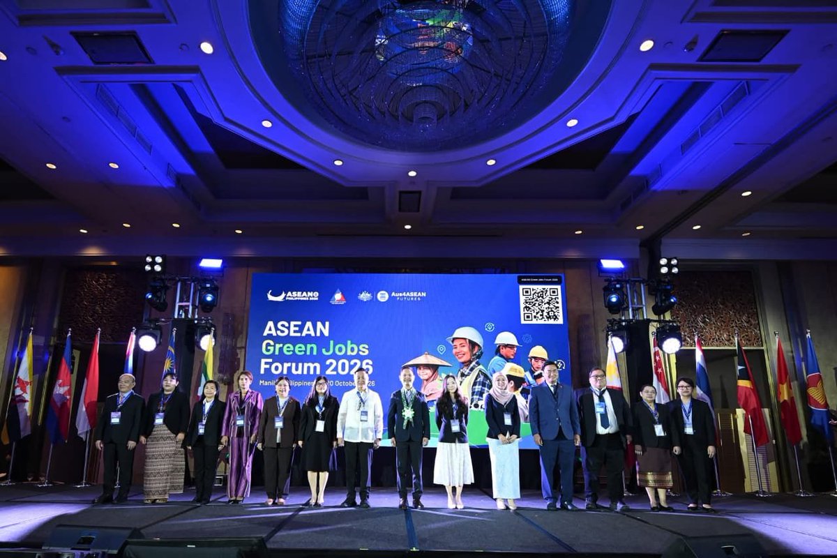 mykesuma's tweet photo. MALAYSIA PERKUKUH AGENDA PEKERJAAN HIJAU ASEAN
Manila | 19–20 Okt 2026
YBrs. Encik Sutekno bin Ahmad Belon mengetuai delegasi Malaysia ke AGJF 2026, memperkukuh kerjasama ASEAN dalam kemahiran hijau, TVET, latihan semula dan keselamatan pekerjaan.
#KESUMA #ASEAN #MalaysiaMADANI https://t.co/nL63fbKbIS