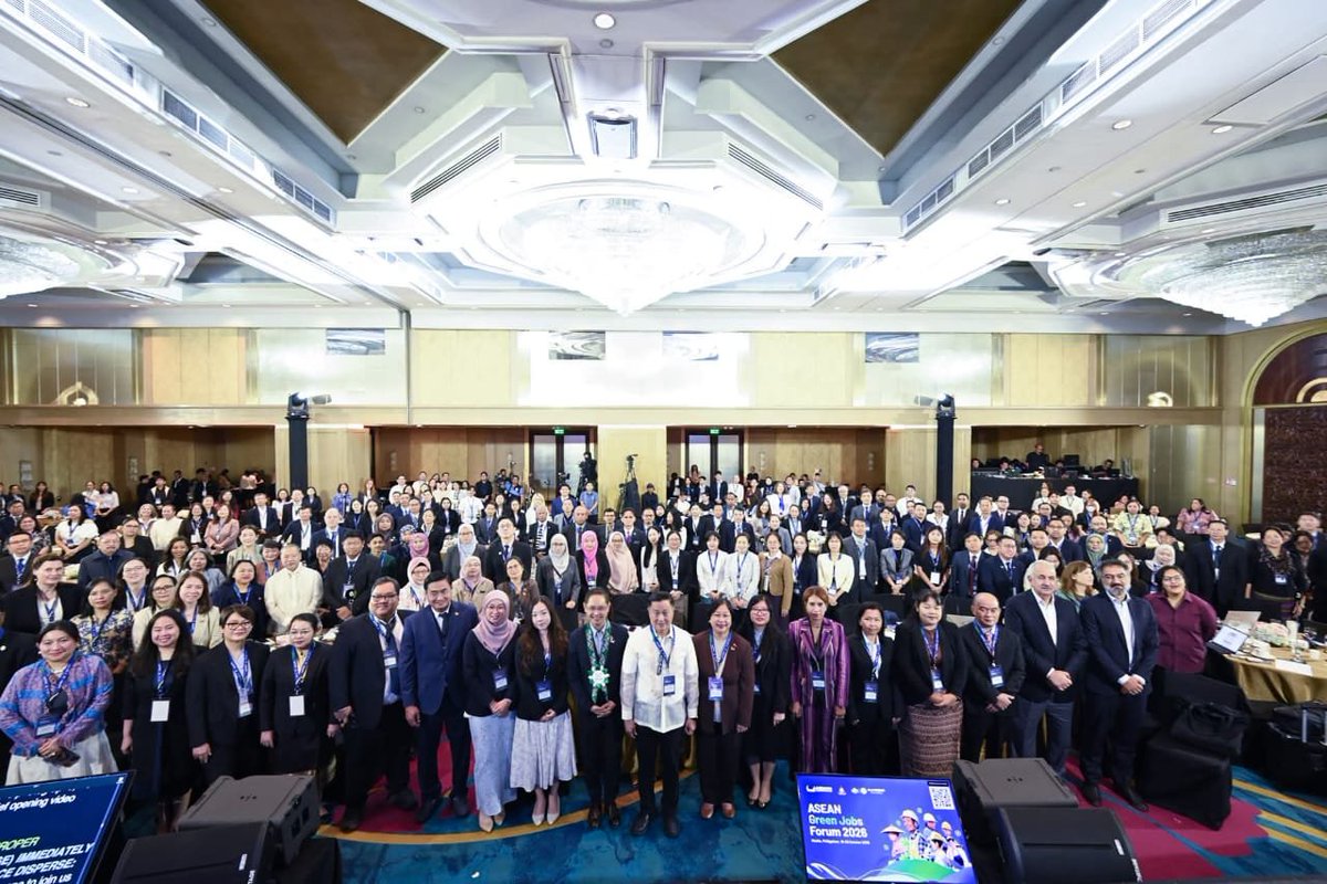 mykesuma's tweet photo. MALAYSIA PERKUKUH AGENDA PEKERJAAN HIJAU ASEAN
Manila | 19–20 Okt 2026
YBrs. Encik Sutekno bin Ahmad Belon mengetuai delegasi Malaysia ke AGJF 2026, memperkukuh kerjasama ASEAN dalam kemahiran hijau, TVET, latihan semula dan keselamatan pekerjaan.
#KESUMA #ASEAN #MalaysiaMADANI https://t.co/nL63fbKbIS