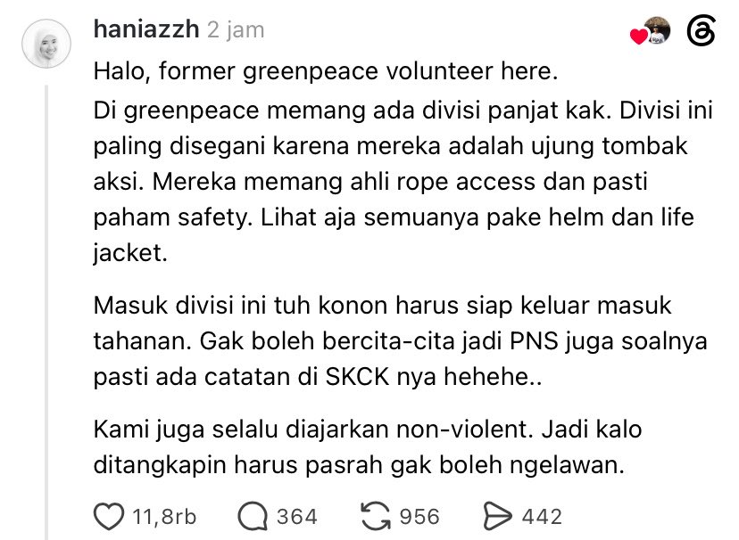itszweedy's tweet photo. Kalian tau ga sih guys, ternyata cewe cewe keren greenpeace ini merupakan divisi panjat yang memang ahli rope access dan paham safety. 

Menurut yang pernah jadi volunteer di greenpeace, mereka harus siap keluar masuk tahanan dan ga punya cita cita jadi pns karena pasti aksi mereka bakal tercatat di skck 🥺

GURL 👏🏻👏🏻👏🏻
