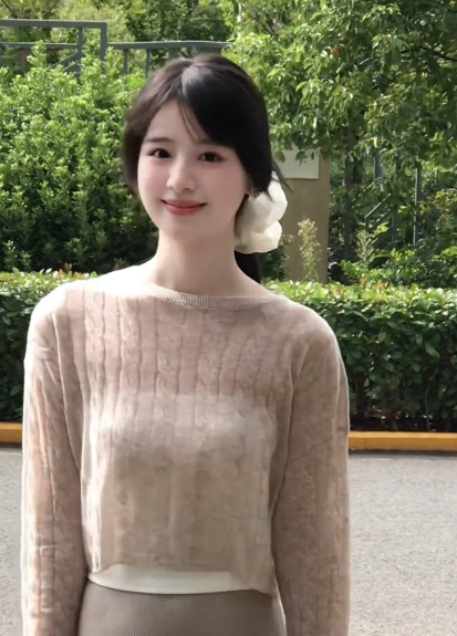 fightinggirl008's tweet photo. 投稿1：武平县政府路附近
本人很漂亮，人照9成，，有女友感

这座城下雪那天，我在窗边站了很久，想和谁共白头一次。#龙岩 https://t.co/vUd6FNxsPb