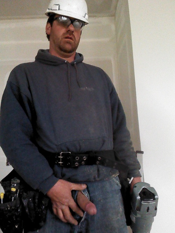 men_in_heat's tweet photo. Sweaty blue collar cum cannons https://t.co/wRY32nG6yd