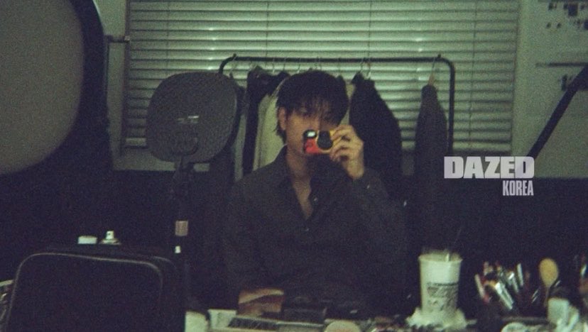 SEUNGM1NE's tweet photo. 📸🎞️ #Seungmin

#SeungminXBurberry https://t.co/dKI0dBNSPC
