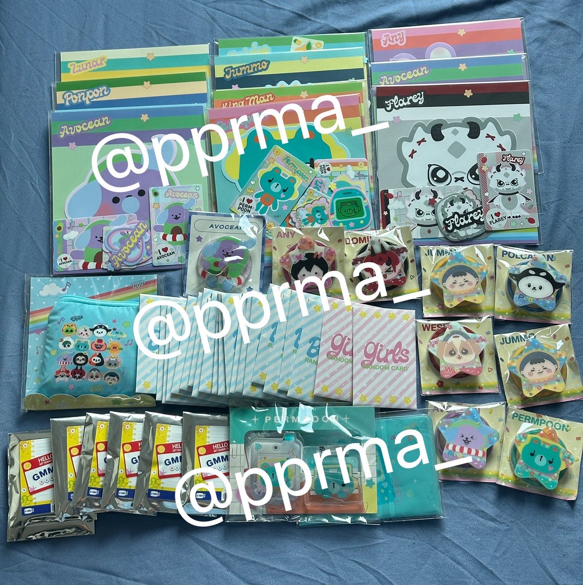 pprma_'s tweet photo. ฮ่องกงของครบค้าบบ Random Boys มีมาปล่อยหลายคนน้าา เดี๋ยวเค้าทำราคาก่อนเดี๋ยวมาลงง💖

ขอบคุณลูกค้าทุกคนมากๆๆๆน้าา ส่งของหลังวันที่ 25 ค่าา🫡🤍

#ตลาดนัดgmmtv 
#GMMTVPOPUPSTOREINHONGKONG https://t.co/TabiATAgro