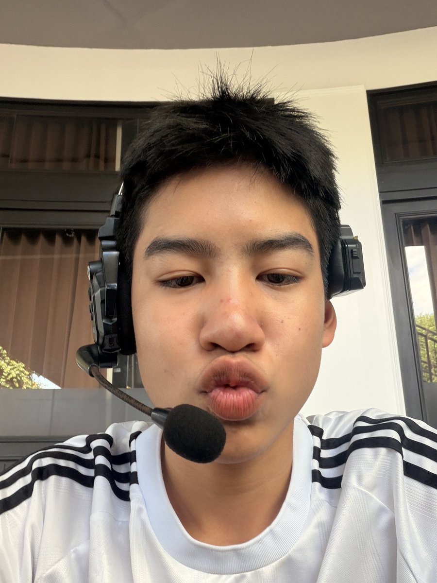 Bossue_suphanut's tweet photo. ผกก.บอสสึ พร้อมแล้วคับบ
#BossuSPN #CCCsummerCrush https://t.co/dMbPxBKSBa